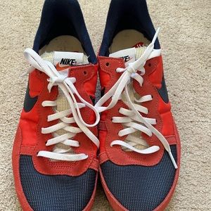 Nike Mens DayBreak Sneakers